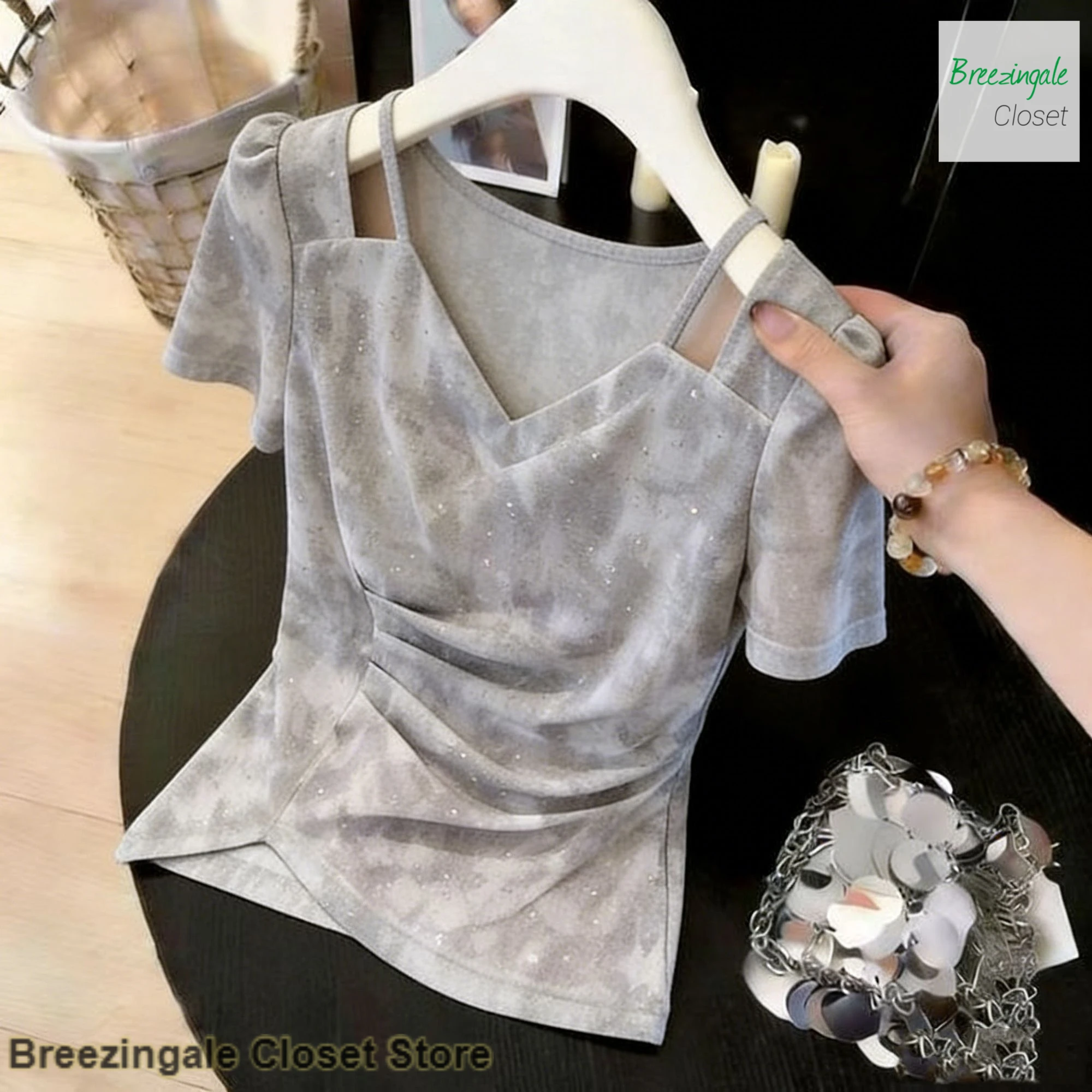 

Korean-style fashion tie-dye flash diamond V-neck T-shirt women's summer new design sense niche waist slim casual short top.