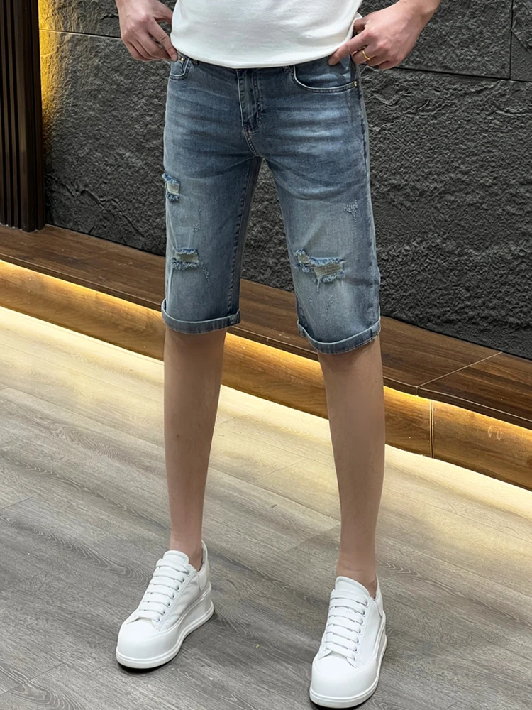 

Men's Denim Shorts Tear Style Slim Fit Five-Quarter Casual Straight Leg Jeans Fashionable And Versatile for Autumn Season