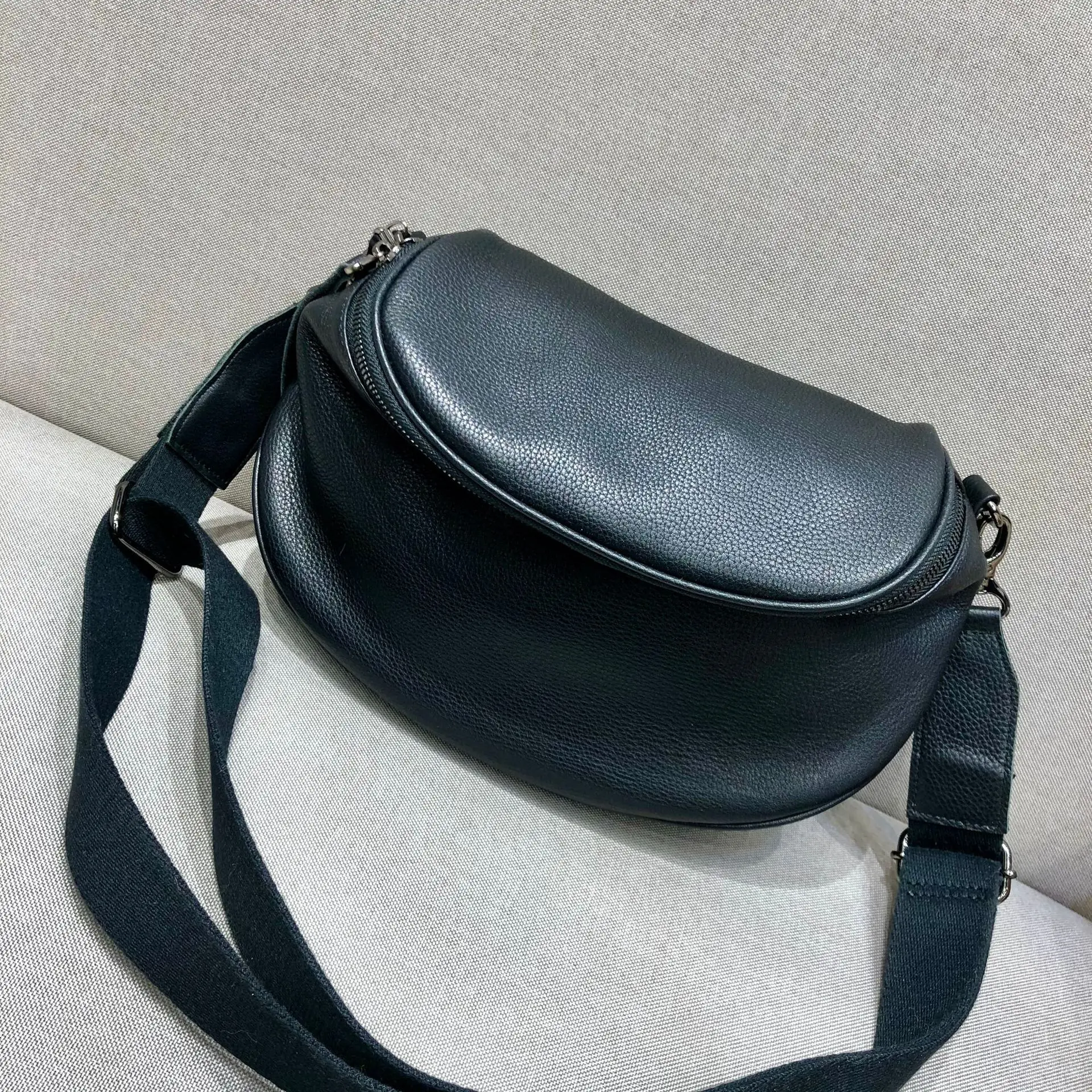 Leather Cowhide Saddle Chest Large Capacity Shoulder Crossbody Bag Canvas Purse