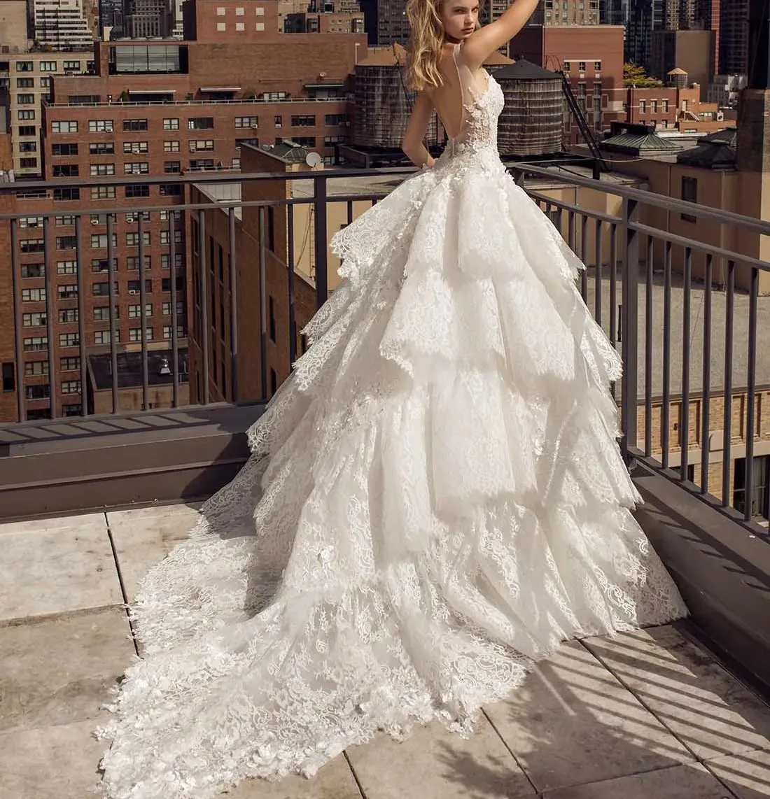 Elegant A-line Wedding Dress 2026 V-Neck Sleeveless Flowers Ruffles Tiered Train Lace Church Train Bride Bridal Gowns Vestidos