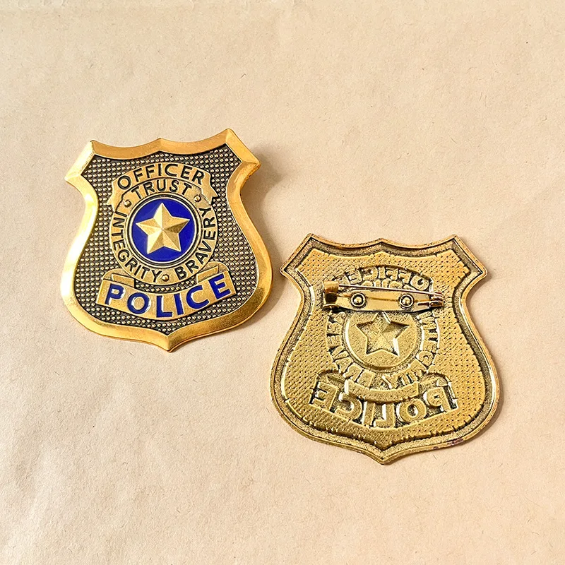 アニメ動物園メタルバッジブローチニックジュディホップ警察ピン女性男性用ラペルピンジュエリーかわいい漫画バックパックアクセサリー