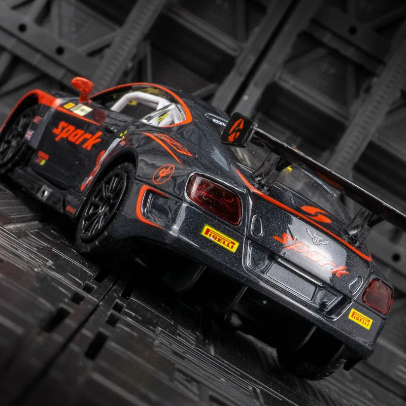 CCA 1:32 simulation Bentley GT3 alloy car model with doors and hood that can be opened, has sound and lighting functions