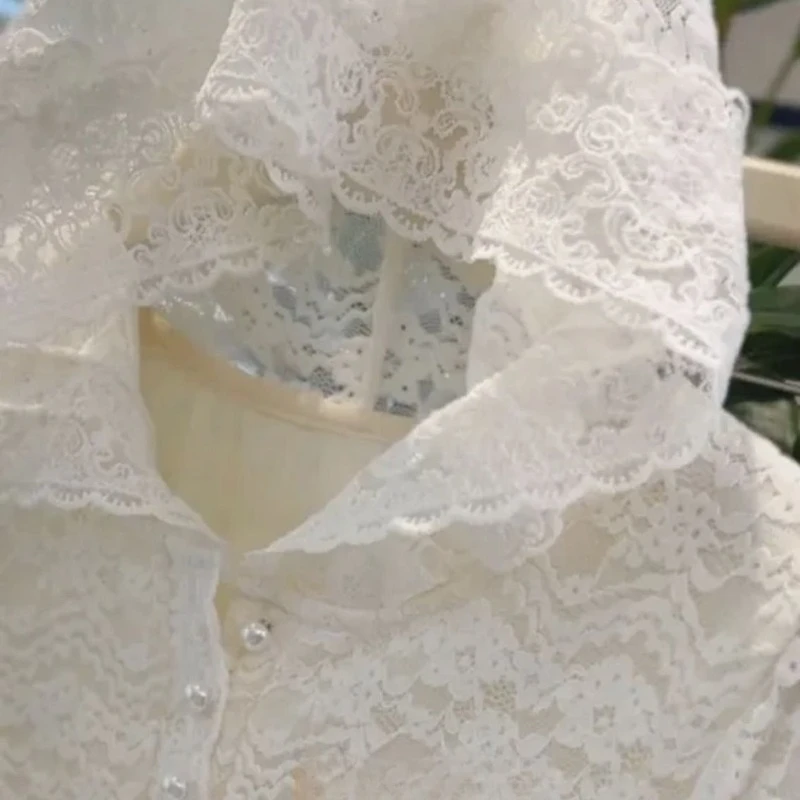 2025 الدانتيل مقنعين الحياكة للنساء الخريف الصوف مبطن كم طويل الكورية الأبيض هوديي الحلو الطباعة الكاملة زر شيك البلوز