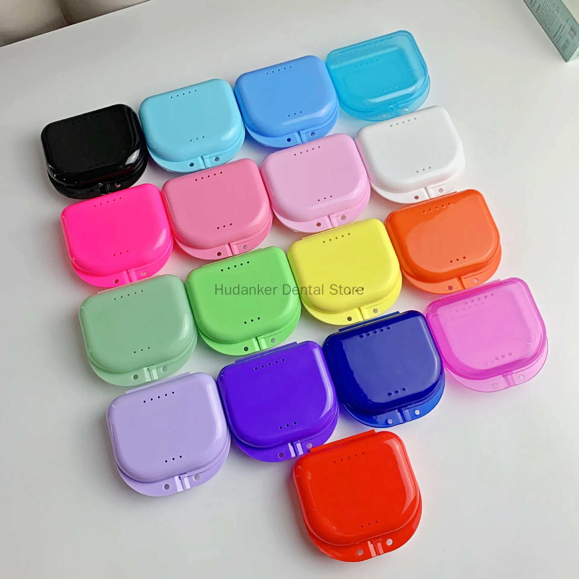 30 sztuk futerał ustalający ochraniacz na usta etui ortodontyczne proteza pojemnik do przechowywania otwory wentylacyjne Dental Teeth Retainer Box — zdjęcie 3