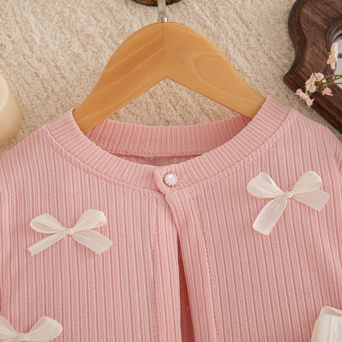 Baby-Mädchen-Kleidungsset: Rote Strickjacke mit Schleife und ärmellosem mehrlagigem Kleid, 2-teiliges Prinzessinnen-Outfit für Mädchen für die Weihnachtsfeier – Detail 5