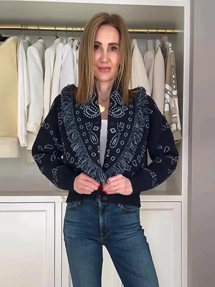 Odzież wierzchnia 2025 Jesień i Zima Nowy, personalizowany kardigan z frędzlami, dekoltem w serek, podkreślający talię, dzianinowy sweter żakardowy, kurtka dla kobiet, płaszcze