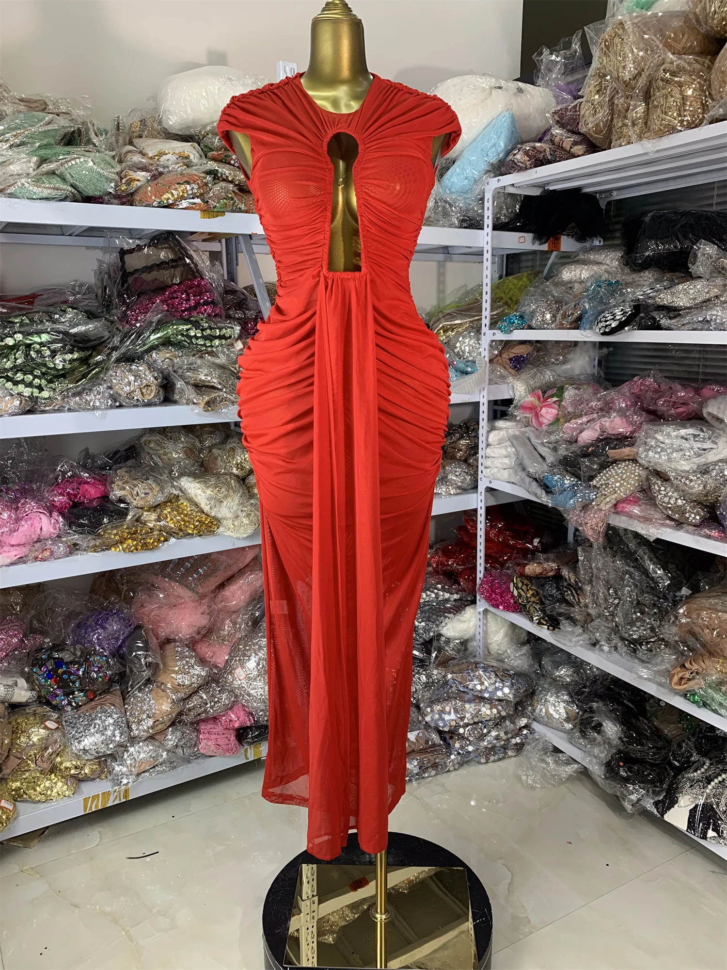 

Женское роскошное красное сетчатое платье со рюшами и нашивкой, с круглым вырезом, длинное вечернее платье на день рождения, цельное праздничное платье знаменитостей