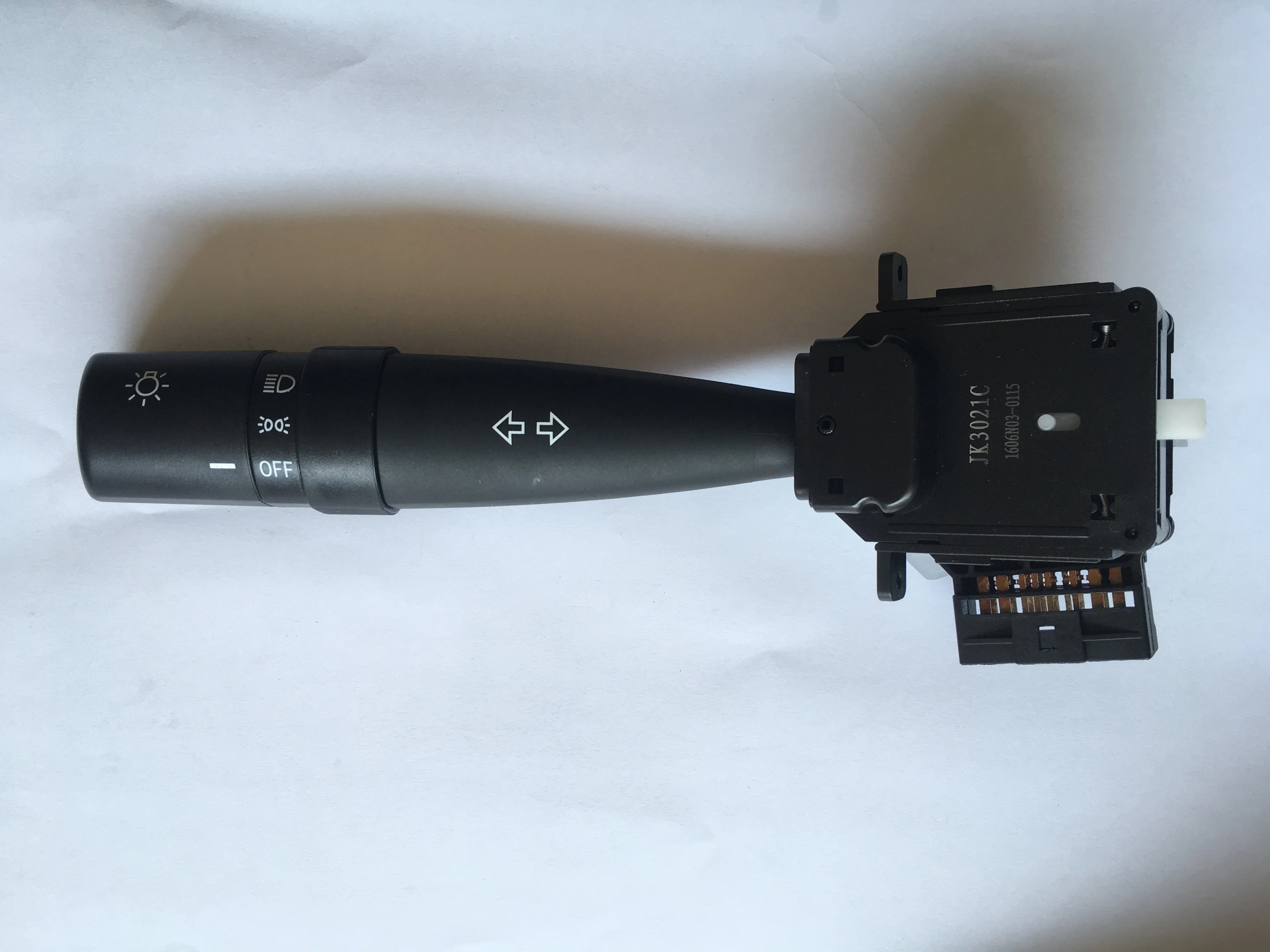 

Passenger car light switch combination light switch steering