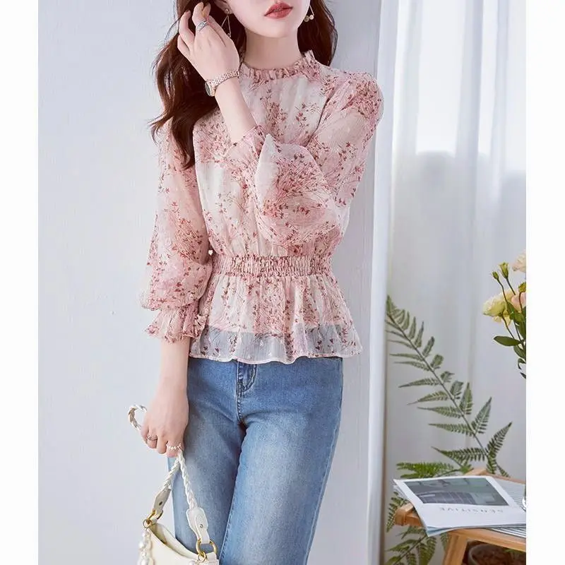 Autumn Chiffon Shirt with Fragrant Bubble Sleeves for Women Fashion Ruffled Edges and Loose Floral Patterns to Cover the Stomach