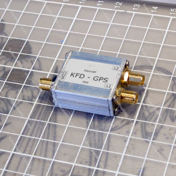 

Duplex filter SMA interface for GPS L1 and L2 band signal separation/synthesis