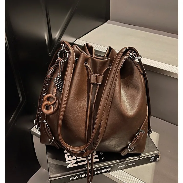 

2025 Vintage Chic Bucket Bag, Spacious Shoulder Purse for Women, Fashion Crossbody Tote, Versatile Day-to-Night Bag, Textured