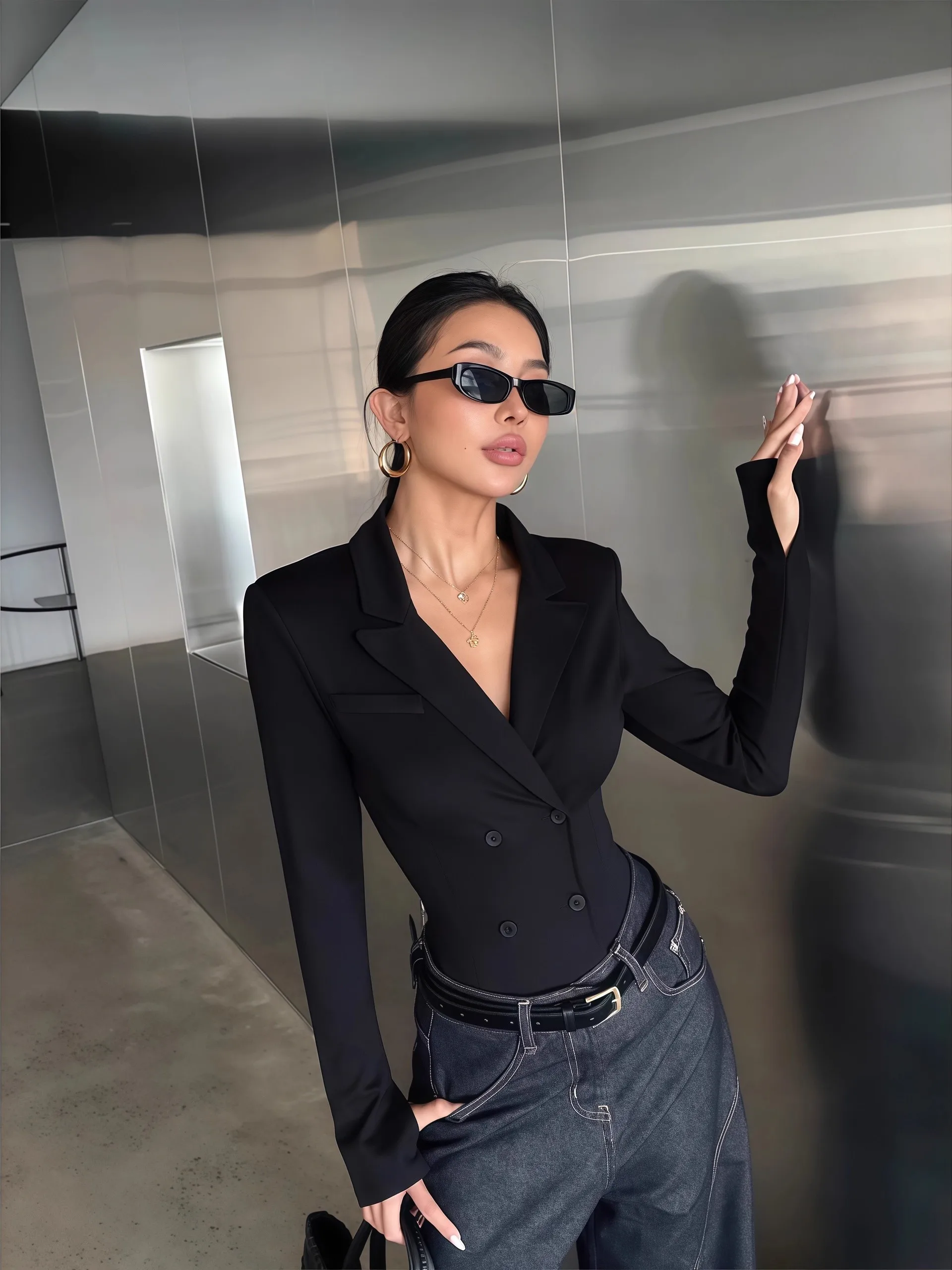 ชุดจั๊มสูทคอปกแบบกระดุมสองแถวสำหรับผู้หญิง ฤดูใบไม้ร่วง ฤดูหนาว รุ่นใหม่ ดีไซน์หรู สีพื้น เรียบง่าย ใส่ได้หลากหลาย สไตล์ลำลอง ขาตรง...