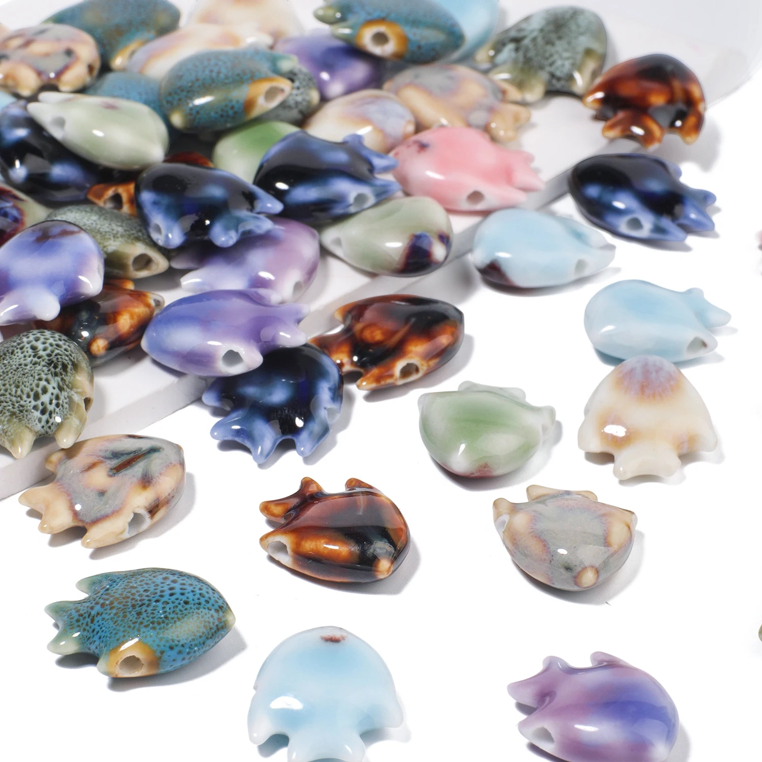 10pcs 16x19mm Multicolor Little Fish Shape Crack Ceramic Beads Spacer Loose Beads For Jewelry Making DIY Christmas Party Gifts