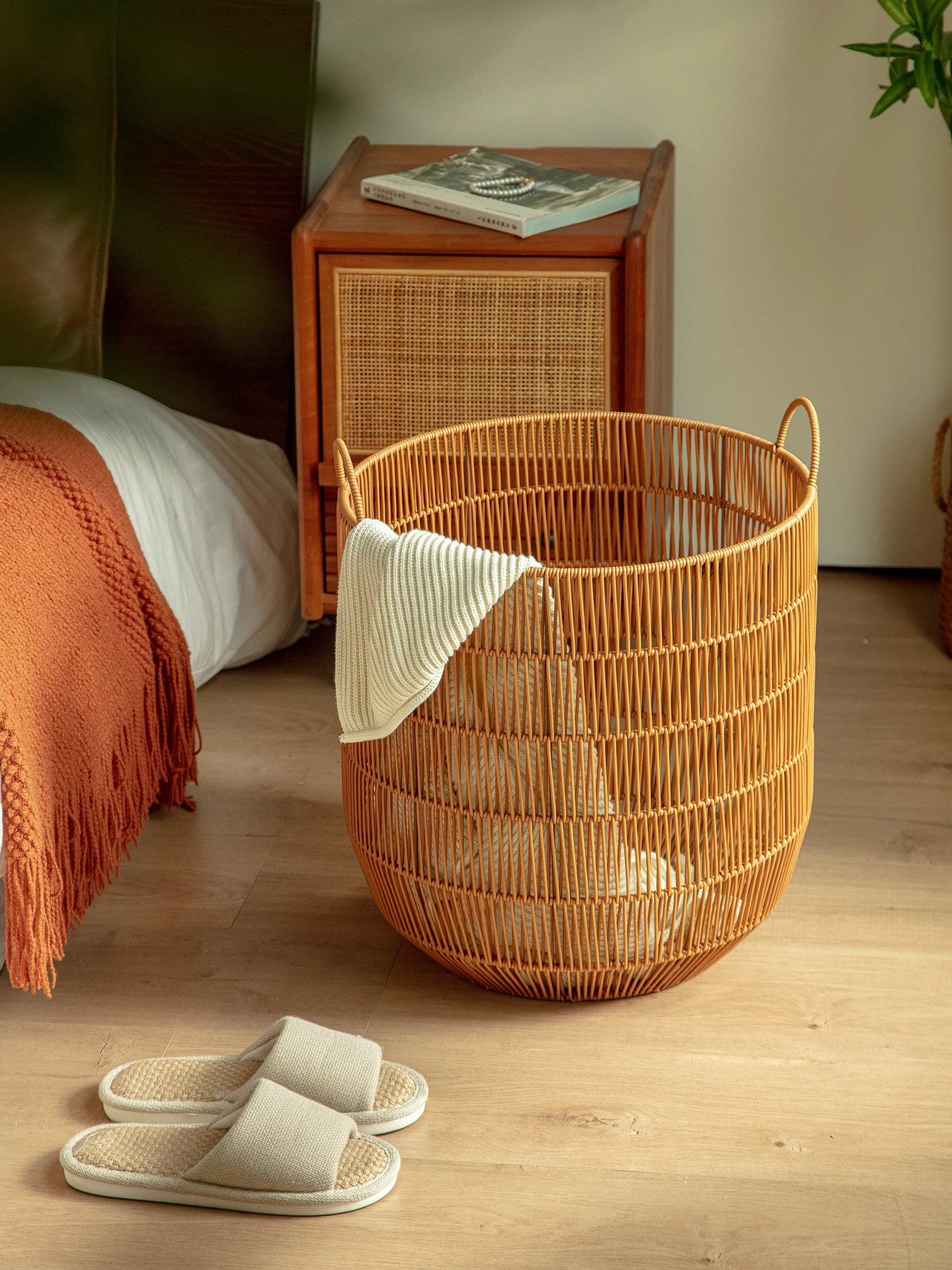 

Light luxury and high-value imitation rattan woven dirty clothes basket Household dirty clothes storage basket Dirty clothes bas