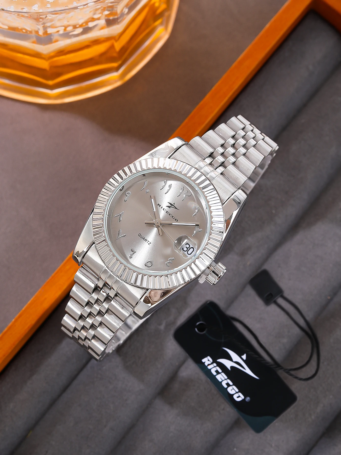 Women\'s Fashion Round Wristwatches Luxury Female Special Dial Plate Bracelet Clock Quartz Watches for Birthday Holiday Gift