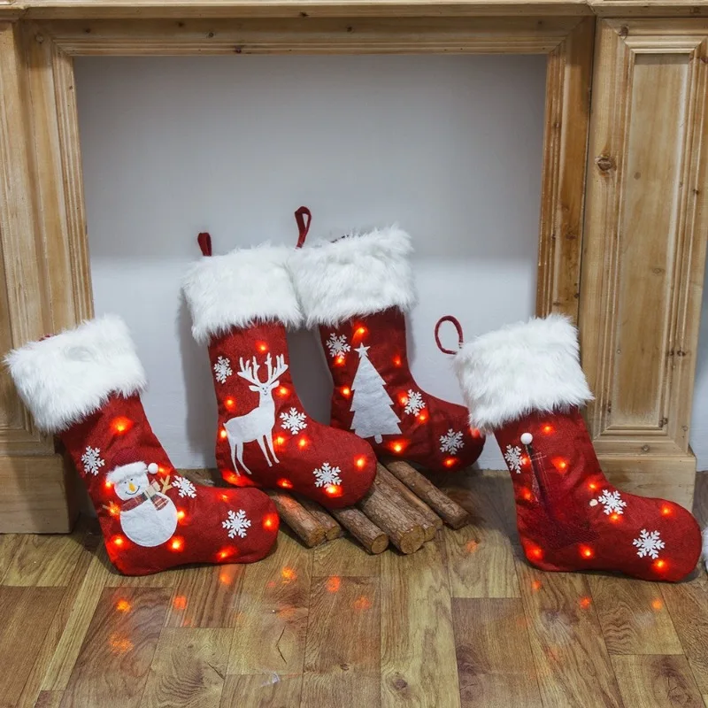 1 قطعة زينة عيد الميلاد الجديدة مع أضواء القنب الأحمر المطرزة عيد الميلاد الجوارب ، أكياس الهدايا ، أضواء الجوارب عيد الميلاد مضيئة