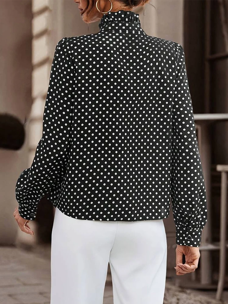 Camicia da donna alla moda con maniche a sbuffo con stampa a pois, top elegante alla moda per pendolari