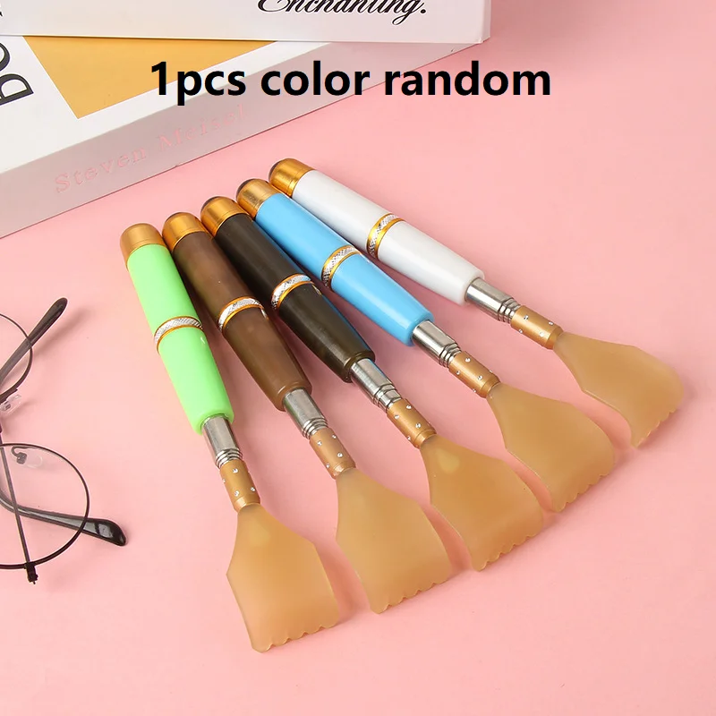 

A natural cow horn back itch remover, equipped with an ergonomic handle and soft pad - featuring a sturdy cow horn and metal end