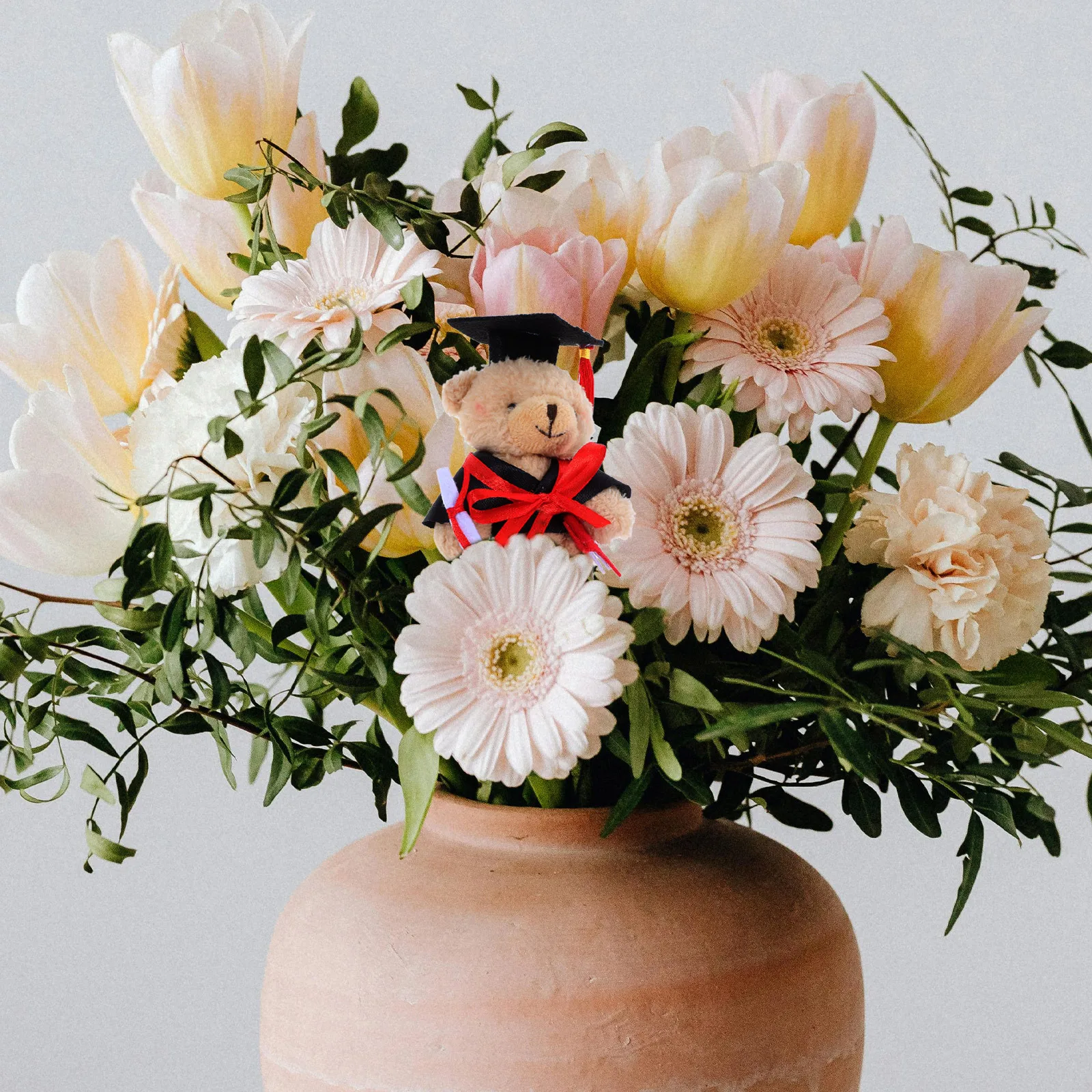 

Mini Graduation Bear Soft Stuffed Animal Graduation Cap Bulk Season Decorations Kindergarten College Favor Graduate