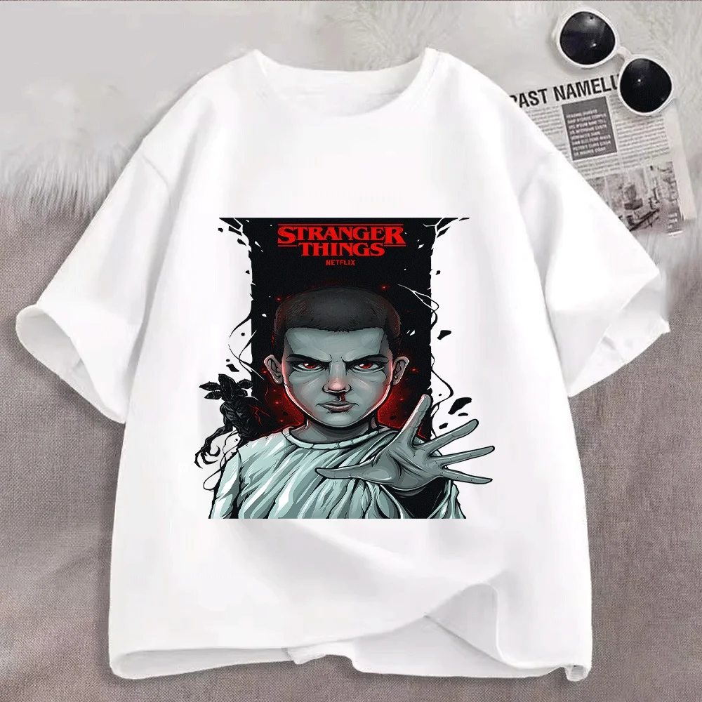 

Футболка для родителей и детей в стиле «Чудо-вопрос» (Stranger Things), уникальный дизайн с изображением персонажей, идеально подходит для фанатов, удобная и стильная.