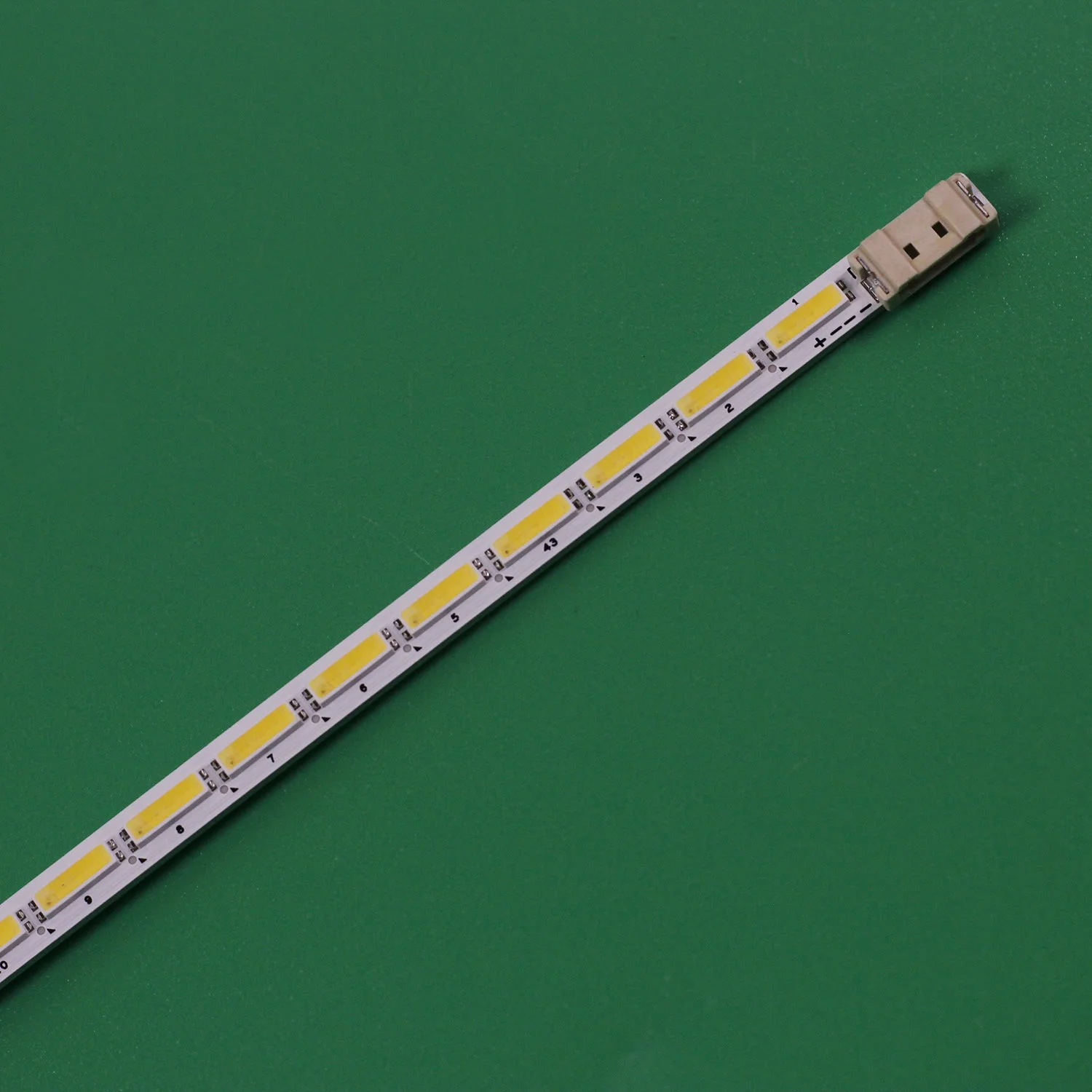 LED الخلفية ل 23.6 "التلفزيون C24F390FH S24E390H SEC SMME236BMM031 LM41-00086E CY-MH236BGLV2V S24D390HL CY-MH236BGLV1H BN95-03709H
