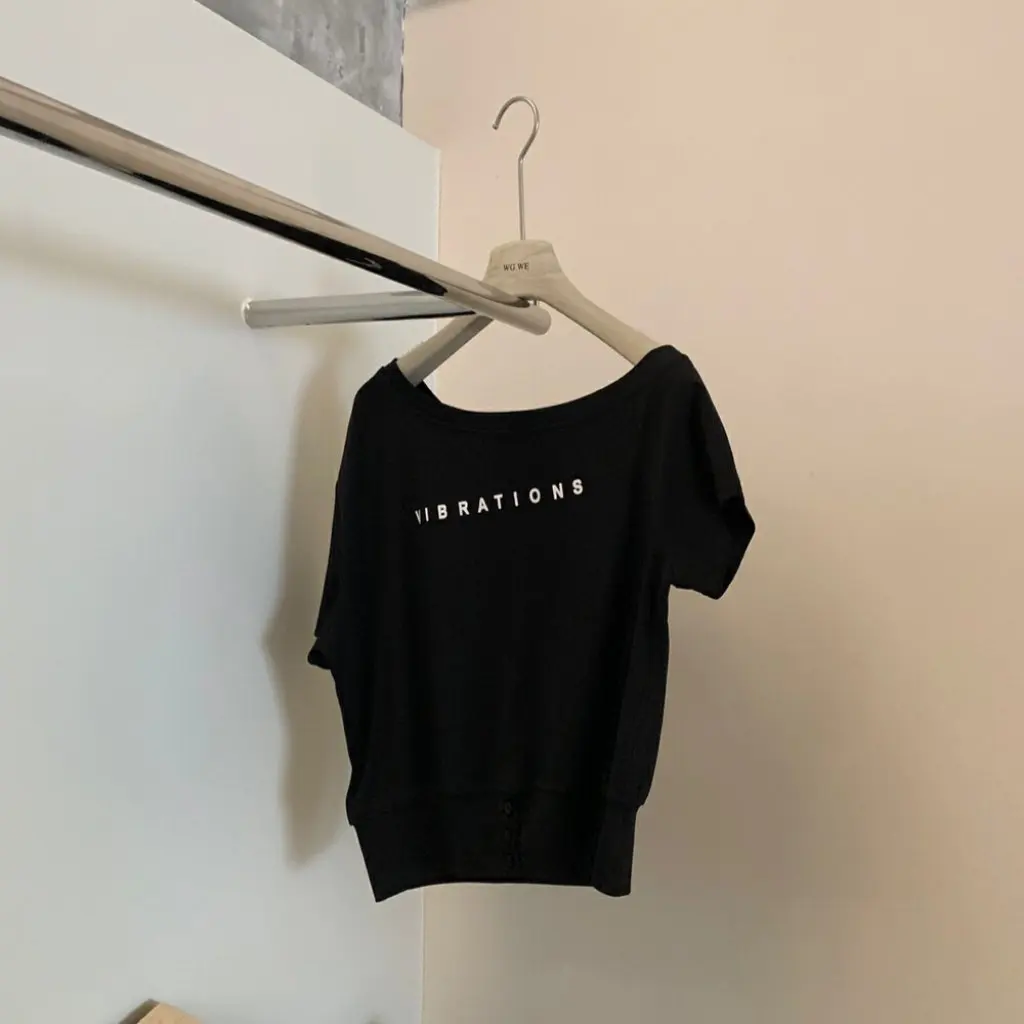 

Women's Sweet Cool English Letter Print T-shirt Short Sleeve Casual Tight Waist Slimming Top W5785