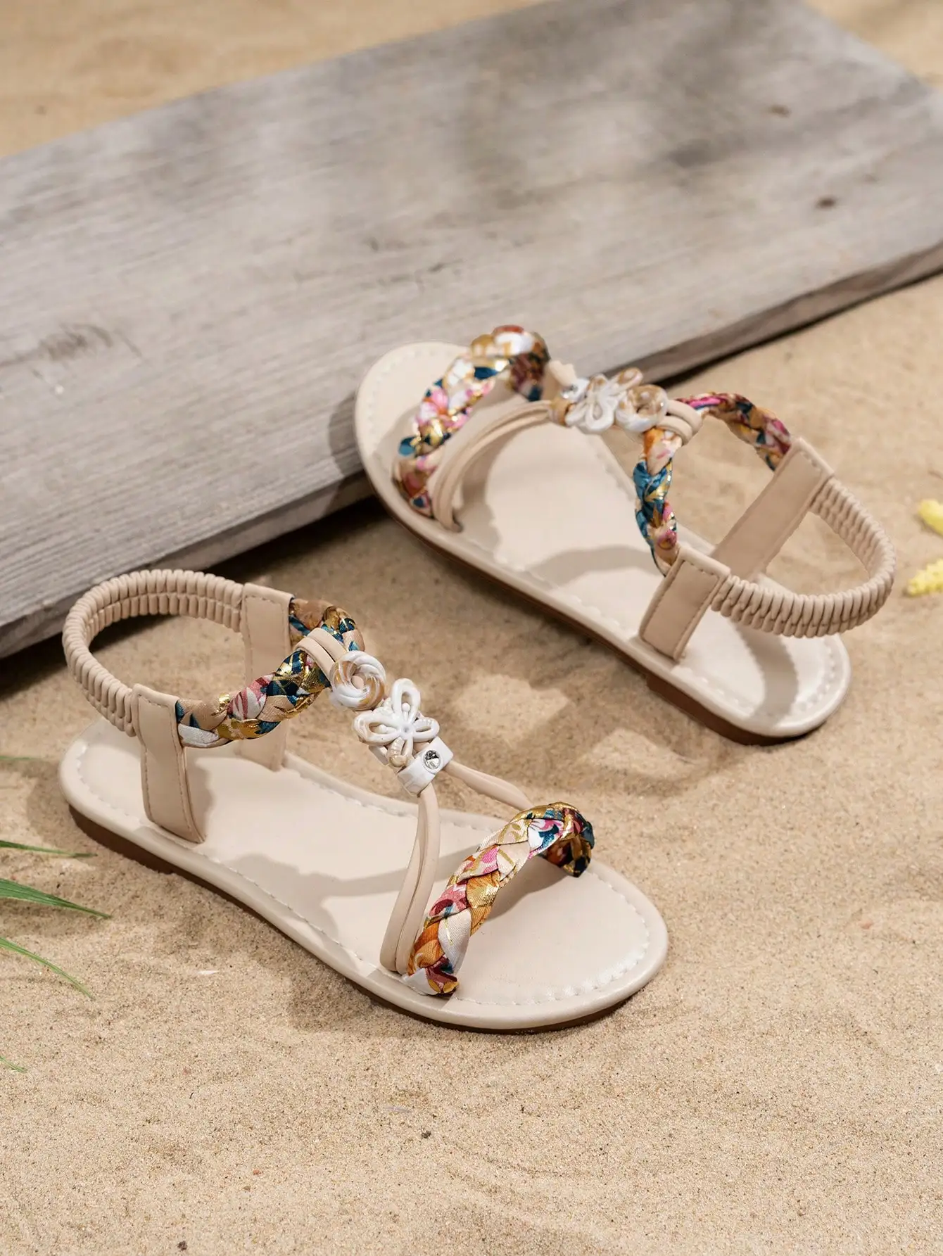 2026 New Fashion Children's Beach Sandal Retro Shoes Bright Diamond Sandal Comfortable Wear-Resistant Hand-Woven Belt