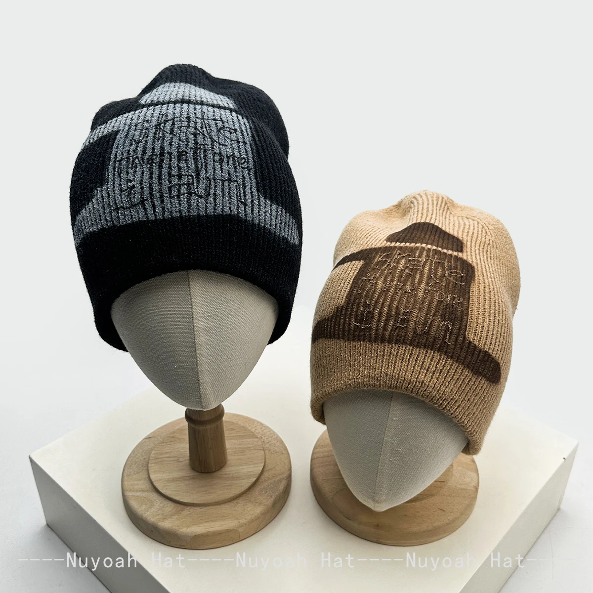 Unisex Streetwear Cartoon Character Knitted Beanie Warm Color Block Fashion Hat Versatile Men Women Ins Style Spray Painted Lett