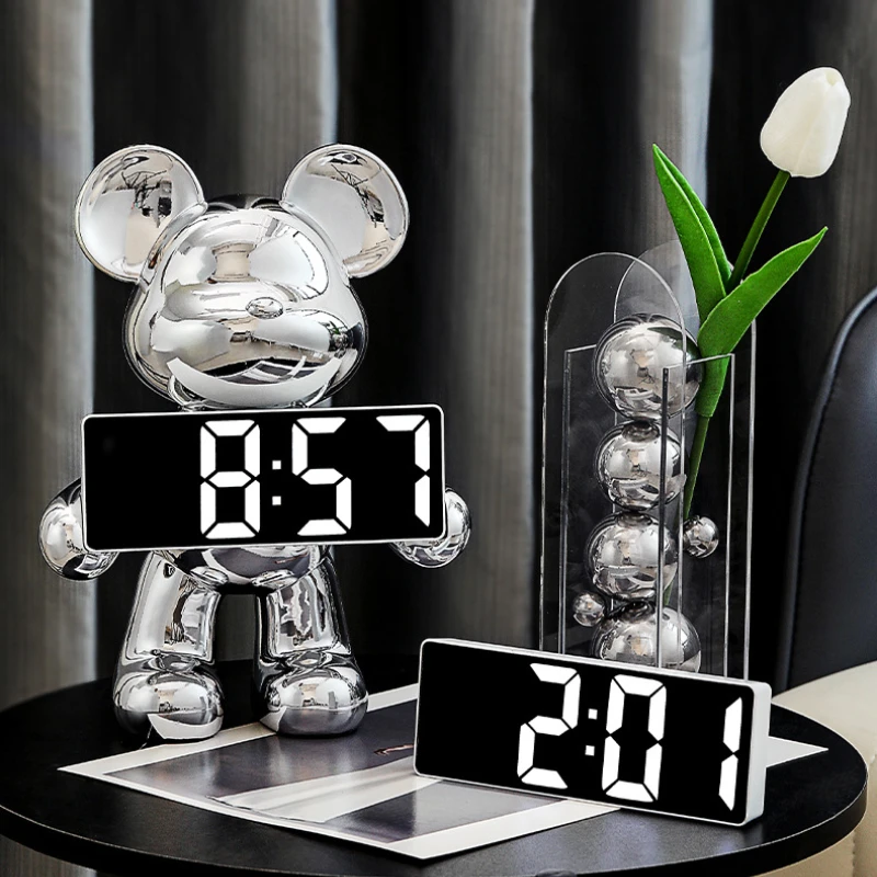 

Digital Alarm Clock Violent Bear Statue Nordic Resin Animal Sculptures Art Bear Money Box Ornament Temperature Display Decor