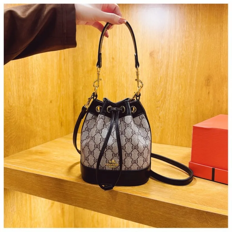 

Women's Romantic Crossbody Bag Charming Design For Date Nights And Special Moments With Your Partner