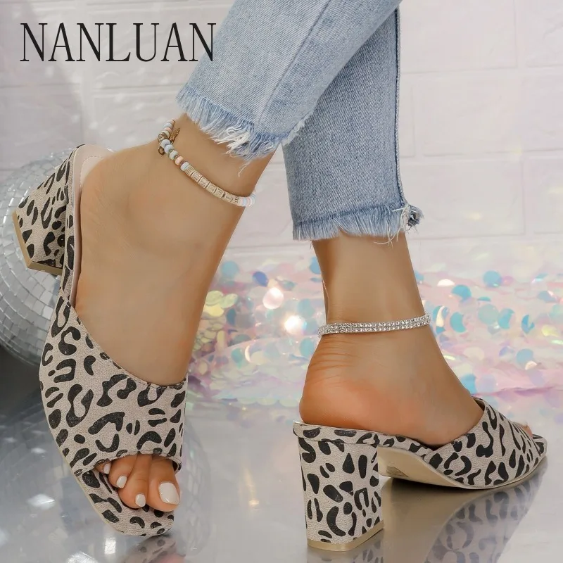 

2024 Boutique Summer High-heeled Slippers Sexy Leopard Print Pattern 35-43 Large Size Women's Shoes Comfortable Thick Heels