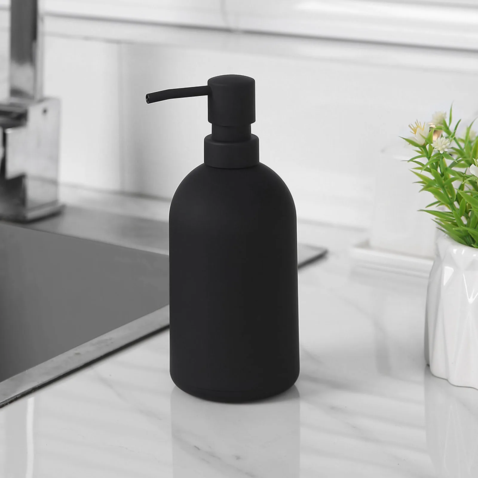 Black Soap Dispenser Empty Simple Styles 16Ounce for Shampoo Lotion Dispenser Dish Soap Pump Modern Pump Bottles Organization