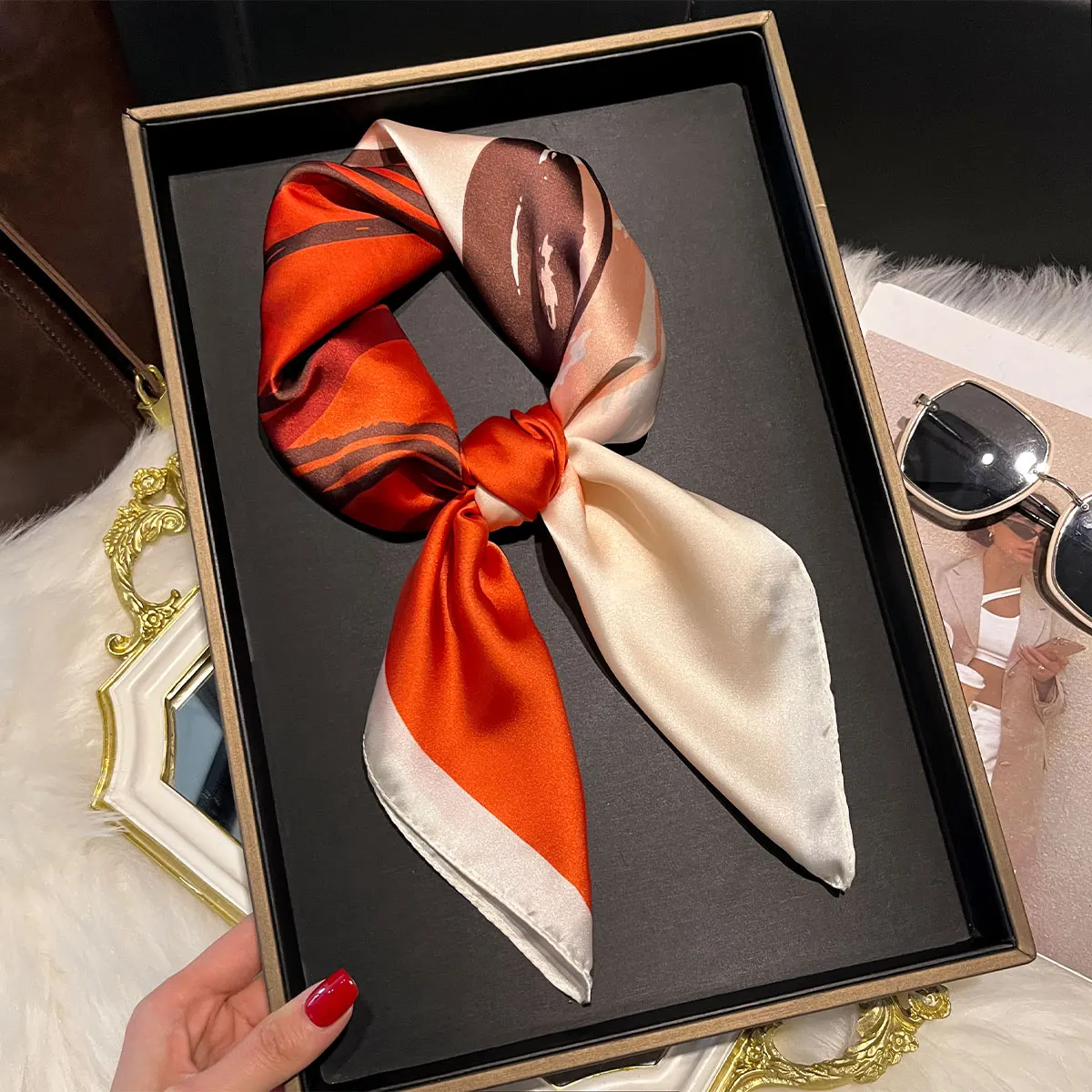 2025 neue 70*70 cm Silk Satin Haar Schal Frauen Taschentuch Gedruckt Weibliche Quadratischen Kopf Bandana Kleine Hals Schalldämpfer hijab Dame Mädchen