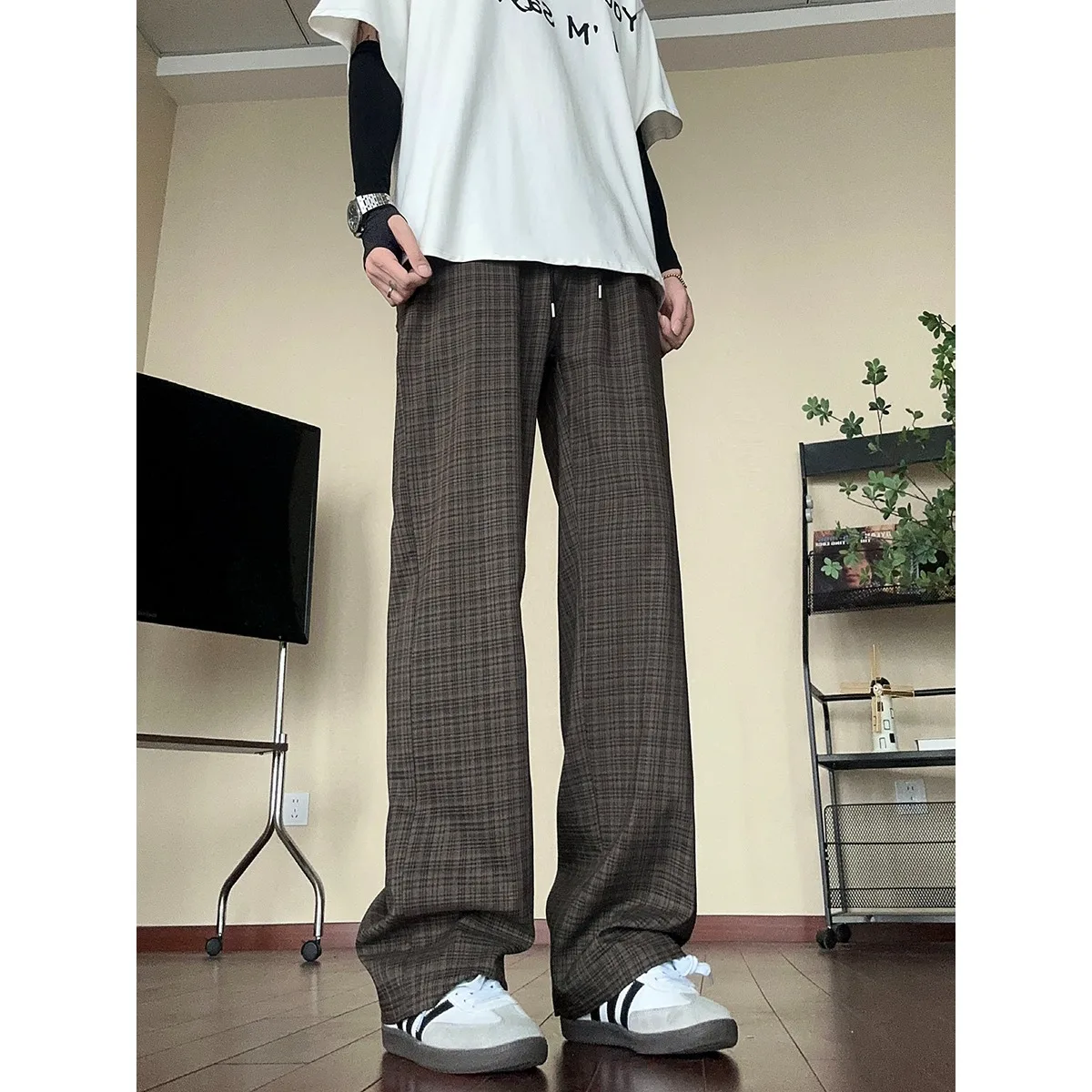 Lightweight and breathable checkered pants, long pants for spring and autumn casual wear, versatile for couples, retro and loose