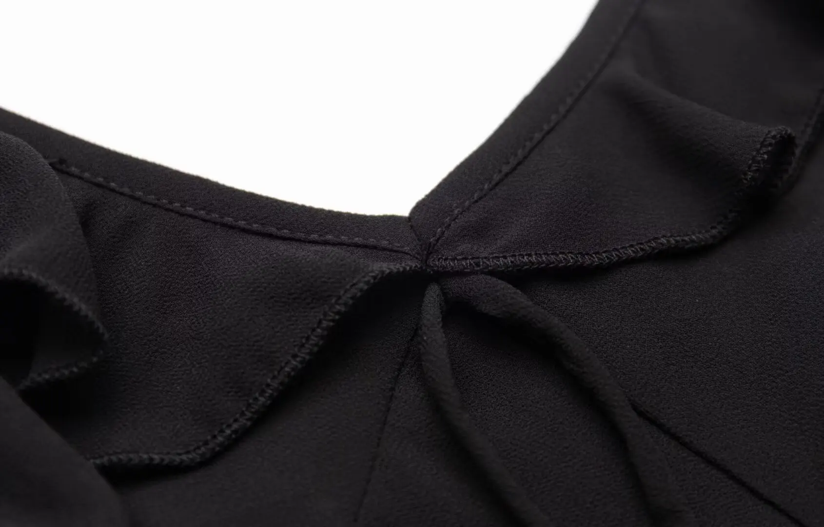 2024 Summer New Homemade Misty Elegant Gentle Sexy Style Flower V-neck Low cut Diagonal Cut Silk Dress