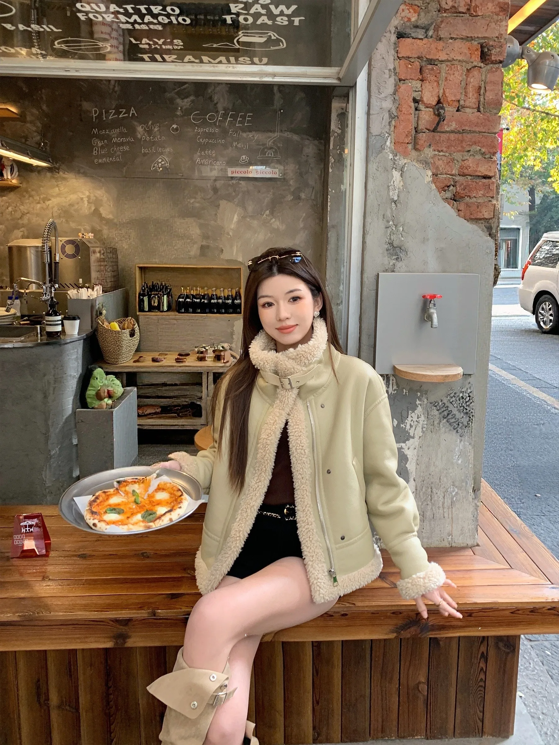 

Sam Seoi Korean Sle Thiened Lamb Fur Jaet Women's Warmth Inteated Leather And Fur Outerwear ort Coat for Ladies