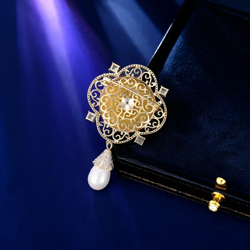 2025 nuovi accessori per abiti cheongsam in stile corte retrò, corpetti, spille fisse, sciarpe di seta, spille a goccia d'acqua con perle