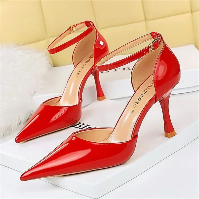 2024 Women 8cm High Heels Party Prom Ankle Strap Sandles Lady Wine Red Nude Mid Heels Daily Glossy Patent Leather Summer Sandals