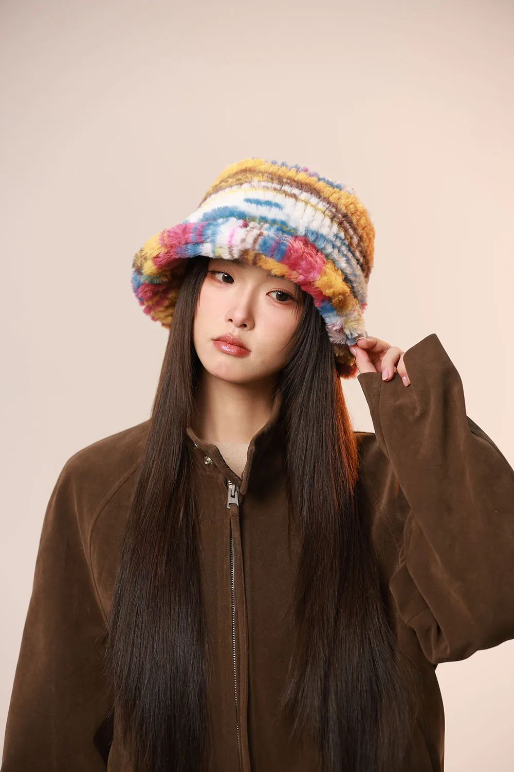 新しいファッションストライプ漁師帽子女性秋冬スカリービーニーレディースカラフルなバケツ女性手作りタッセルビーニー帽子