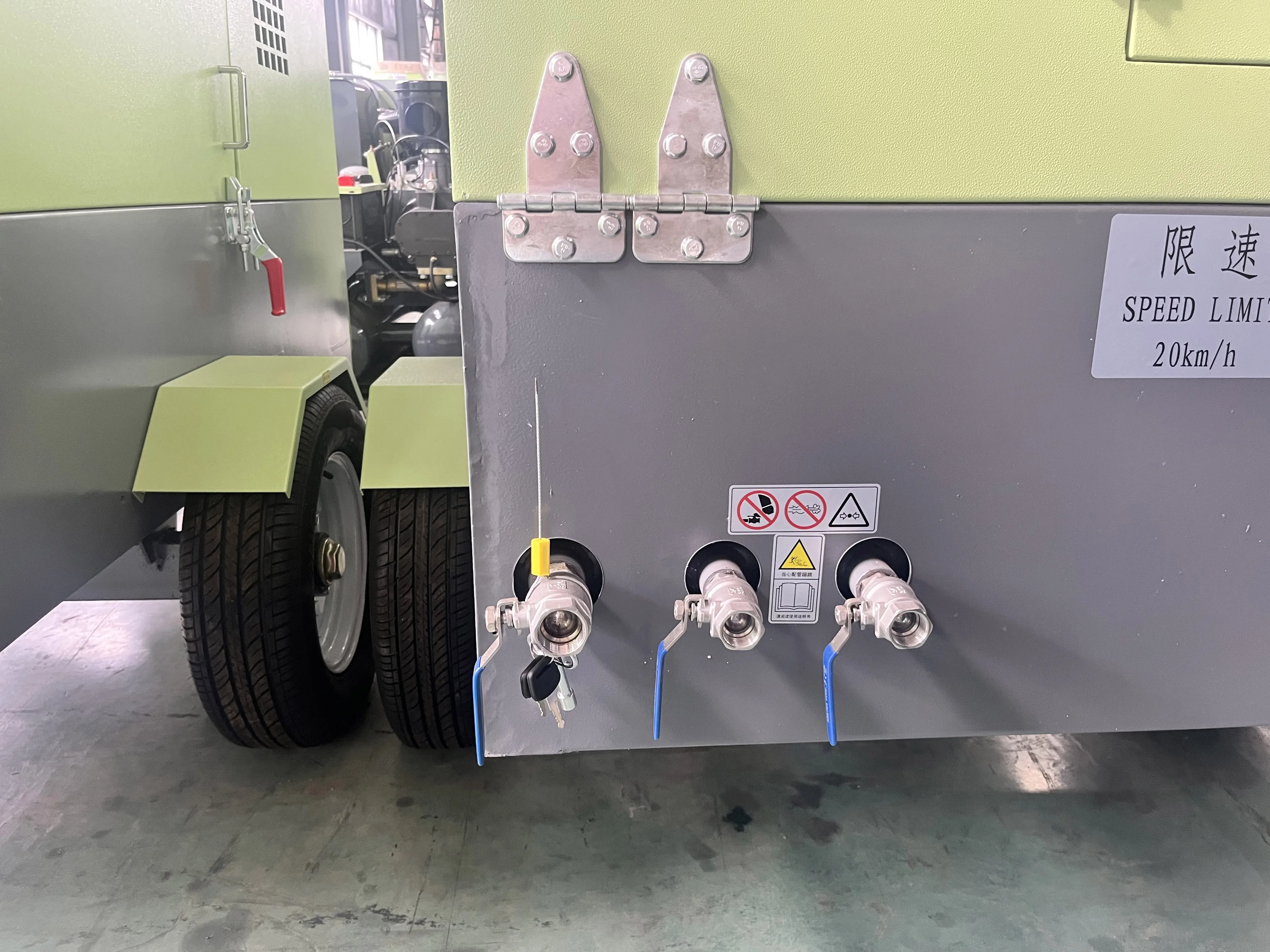 New Design diesel Screw air Compressor Portable Small Jack Hammer air Compressor Trailer Three air Outlets