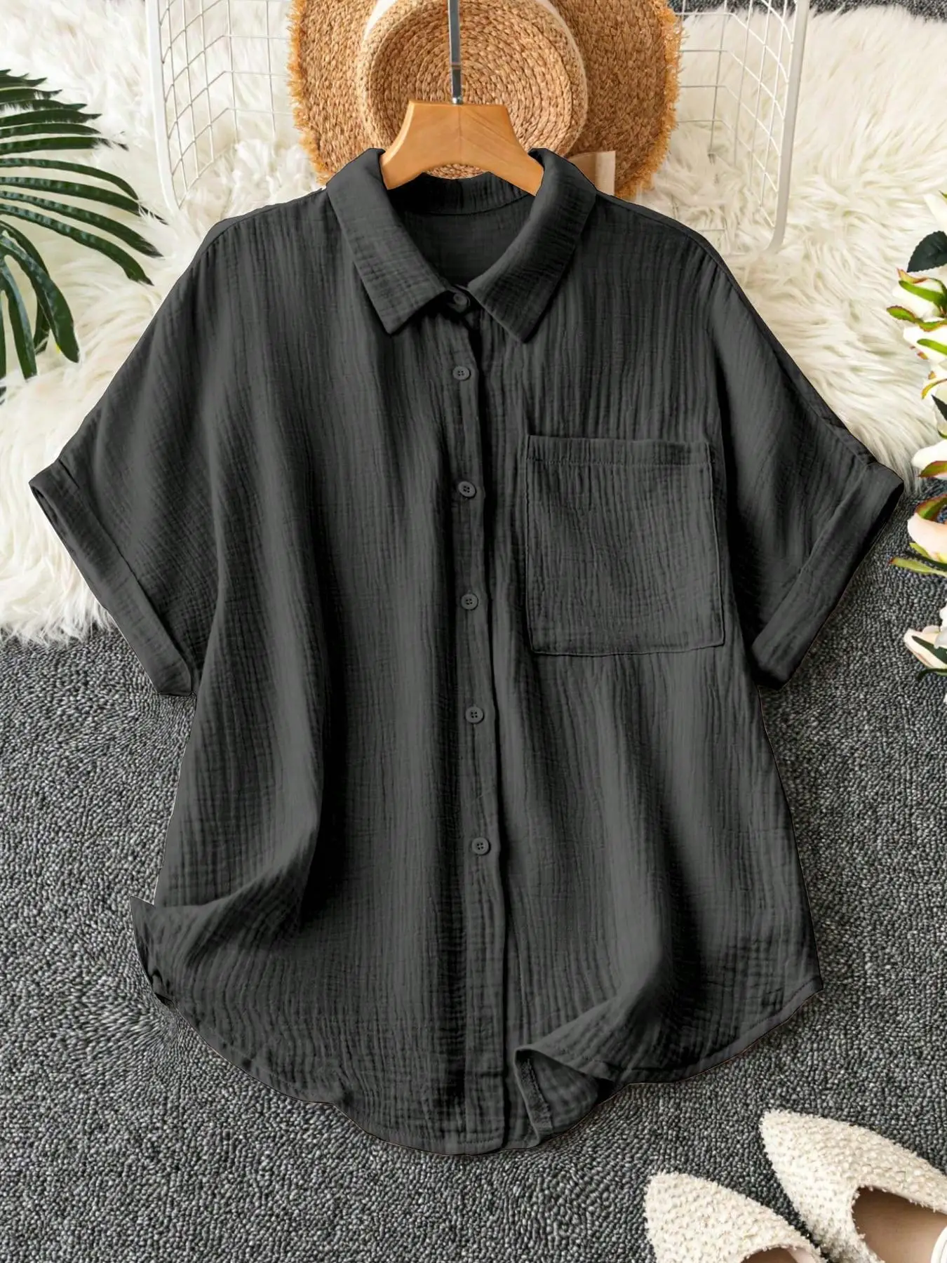 เสื้อเชิ้ตชายโค้งสีทึบขนาดพลัส เสื้อคอปกแขนสั้นลำลองสำหรับสวมใส่ในชีวิตประจำวัน เสื้อผ้าพลัสสำหรับผู้หญิงสำหรับทุกฤดูกาล