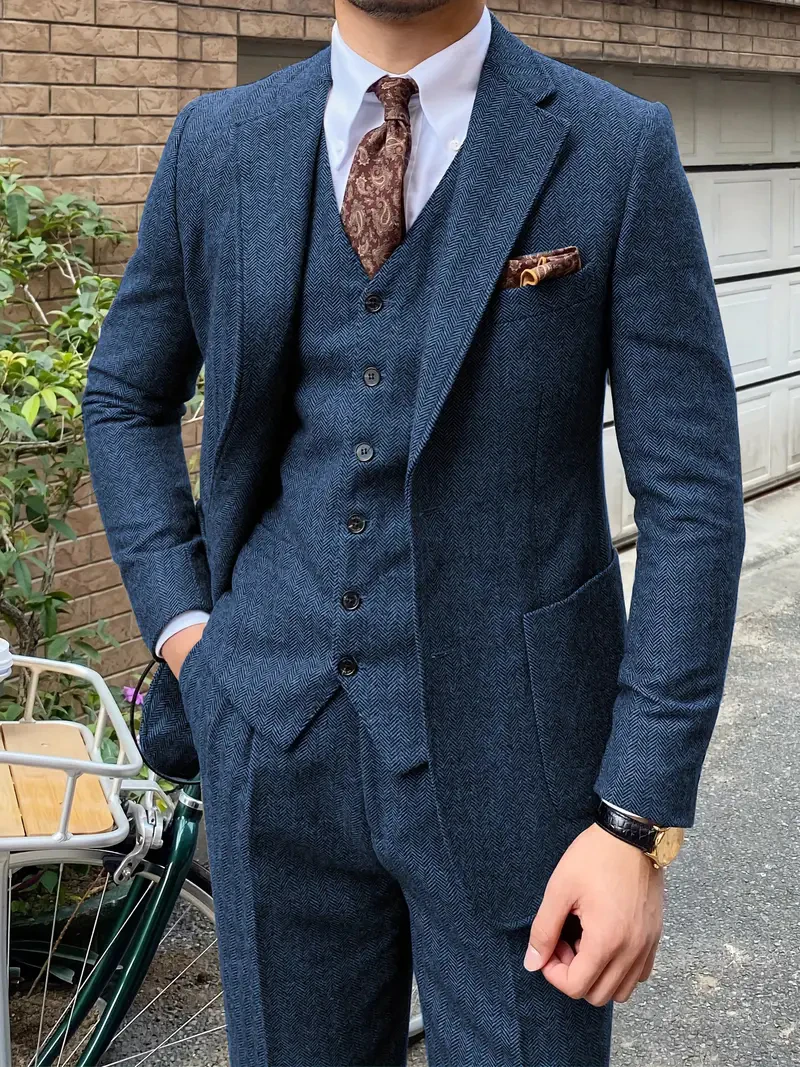 

Elegant 3-Piece Men's Tweed Suits for Winter Wedding Formal Herringbone Banquet - Complete Set with Jacket Pants and Vest