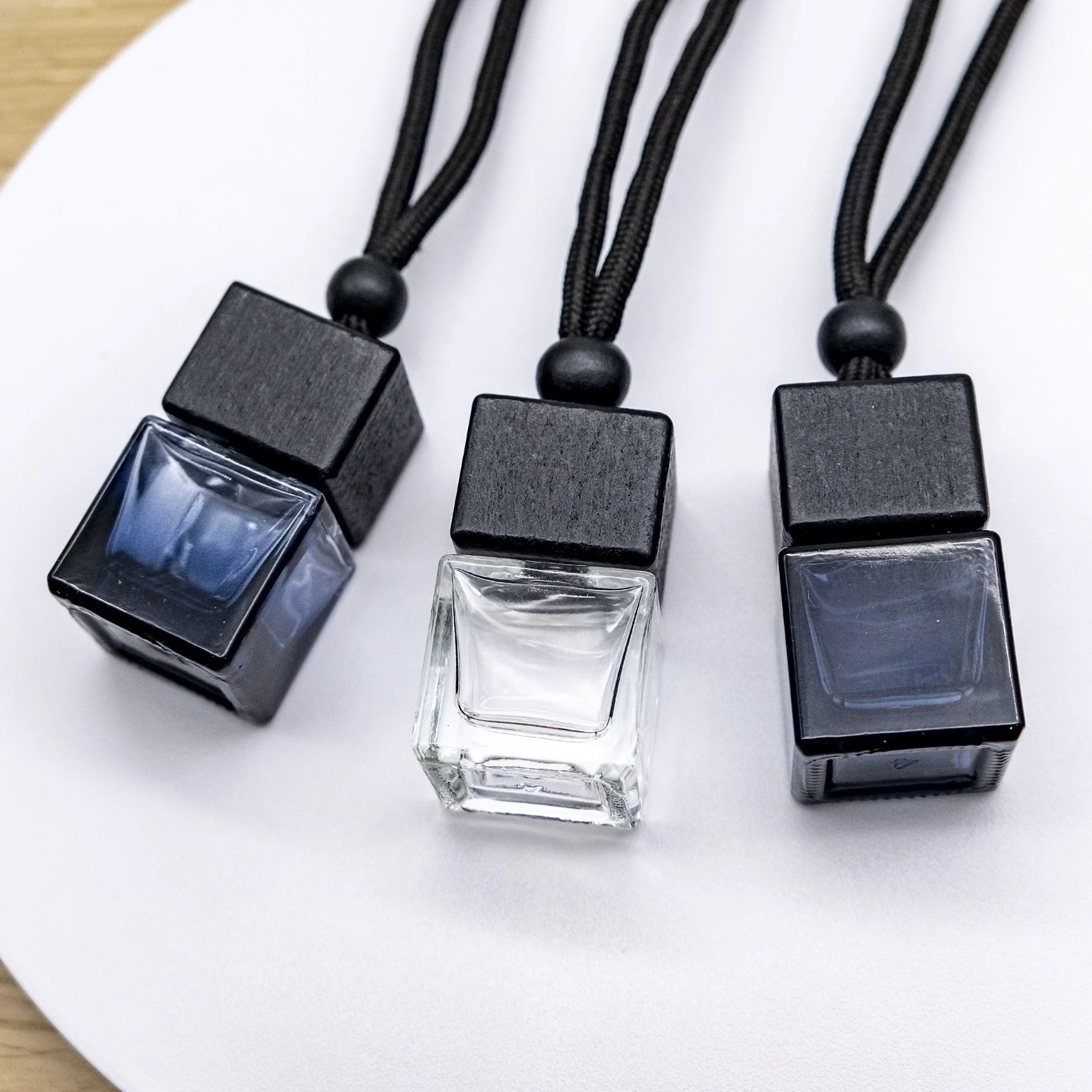 1PC Dyed Square Cap Black Cap 5ml Empty Bottle Car Essential Oil Diffuser Fragrance Air Freshener Scent Perfume Bottle Ornament