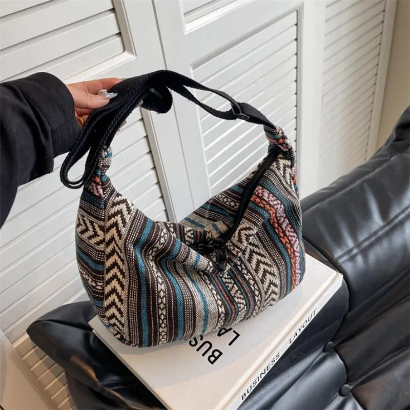 Umhängetasche im Tribal-Stil, faltbare Umhängetasche mit Reißverschluss, gestreiftem Muster, handwaschbares, lackiertes Futter mit Flaggenmotiv – Detail 21