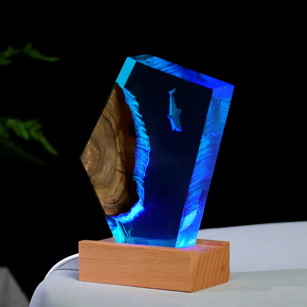 Marine Micro-landscape Solid Wood Resin Lamp Decorations Featuring Sea Turtles Sharks Divers for Home Decoration Handicrafts