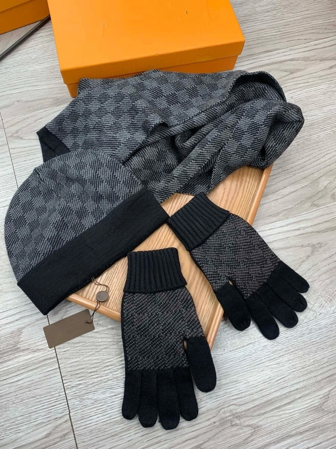 2025 الخريف والشتاء الرجال والنساء شعبية قبعات منسوجة الأوشحة قفازات الصوف الدافئ مجموعة منقوشة ثلاث قطع مجموعات للبيع #2