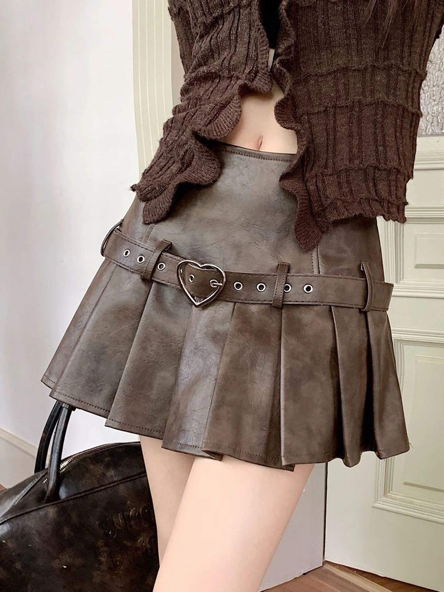 American Style Hot Girl PU Leather Skirt Pleated Short A-Line  Skirt Women Early Autumn New Elegant Slimming Anti-Light