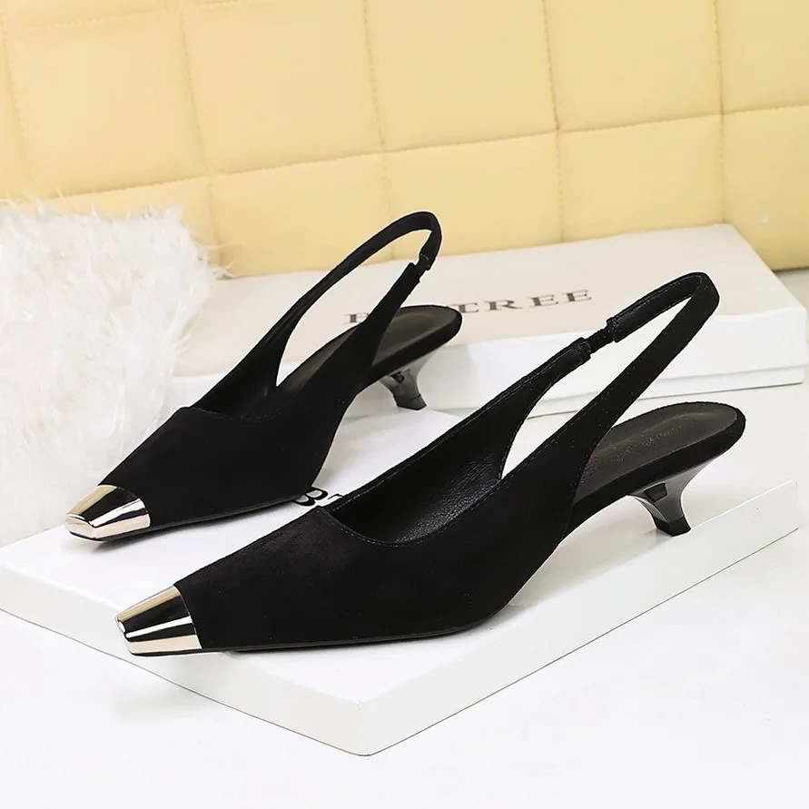 

Замшевые женские туфли с металлическим острым носком, низкий вырез, ремешок сзади, низкий каблук, банкетные туфли, туфли с открытой спиной