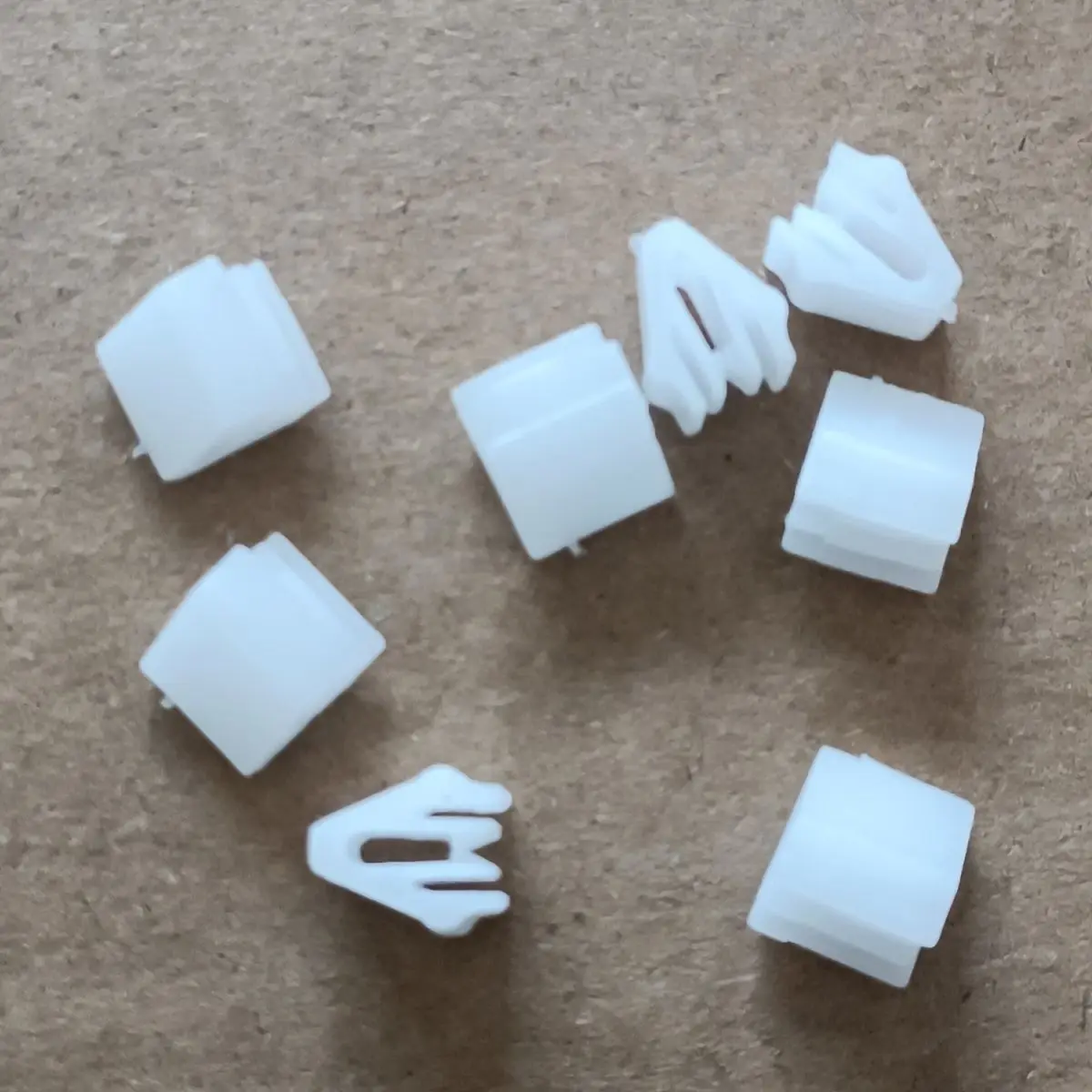 

Suitable for Tesla Model Y3 Center Console Navigation Panel Threshold Clamp Trim Plastic Snap Clip