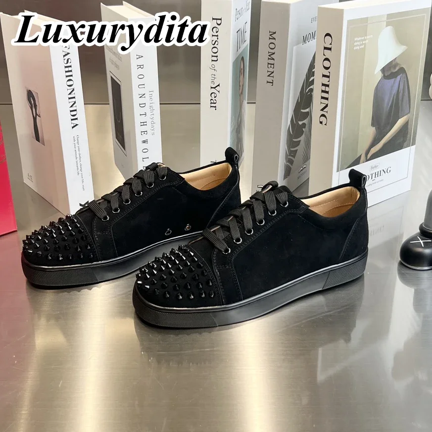 

Top Quality Womens Trendy Casual Sneakers Luxury Mens Real Leather Tennis Shoes Designr Red Soled Tide Lovers Rivet Shoes HJ1064